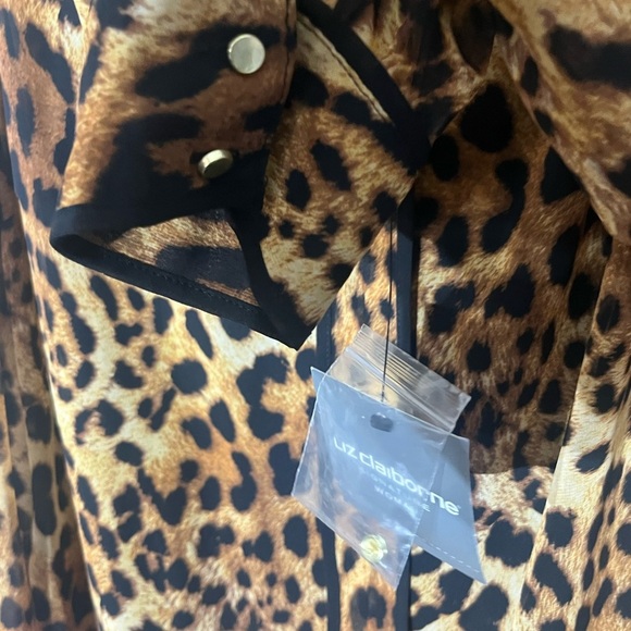 NWT Liz Claiborne Signature Women Animal Print Sheer caree Blouse 1X Plus Size - Picture 3 of 8